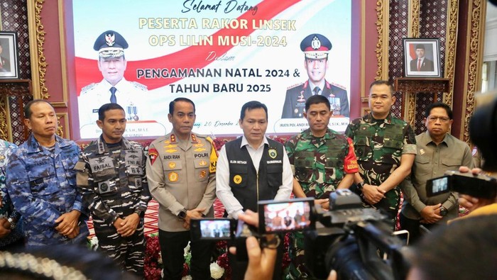 Pj Gubernur Sumatera Selatan (Sumsel), Elen Setiadi meminta tempat ibadah, pusat keramaian dan titik strategis lainnya menjadi fokus perhatian dalam pengamanan, di momen Natal dan tahun baru (Nataru). Mengenai hal itu disampaikan usai rapat koordinasi lintas sektoral, dalam rangka kesiapan pelaksanaan Operasi Lilin Musi 2024.