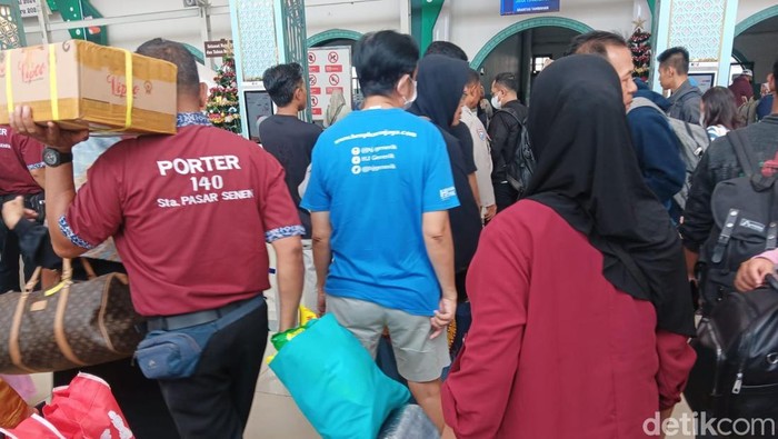 Porter Pasar Senen