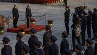 Dalam kunjungan ketiganya sebagai presiden, Xi dijadwalkan menghadiri pelantikan Kepala Eksekutif Makau yang baru, Sam Hou Fai. (Tyrone Siu/Pool Photo via AP)  