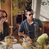 Rachel sendiri sudah menikah dengan aktor Jason Ralph, lawan mainnya dalam serial The Marvelous Mrs. Maisel.  Foto: Instagram @rachelbrosnahan