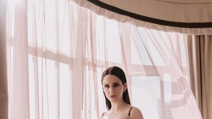 Lalu di reboot Superman arahan James Gunn akan ada Rachel Brosnahan melanjutkan hidup Louis Lane di layar. (Foto: dok. Instagram @rachelbrosnahan)