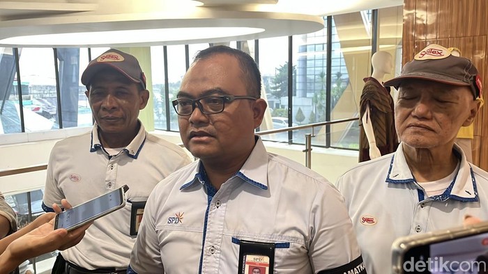 Koordinator Serikat Pekerja Sritex Grup, Slamet Kaswanto ditemui di Sritex .