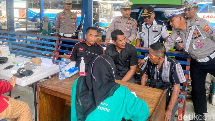 Sopir bus di Situbondo dites urine jelang Nataru
