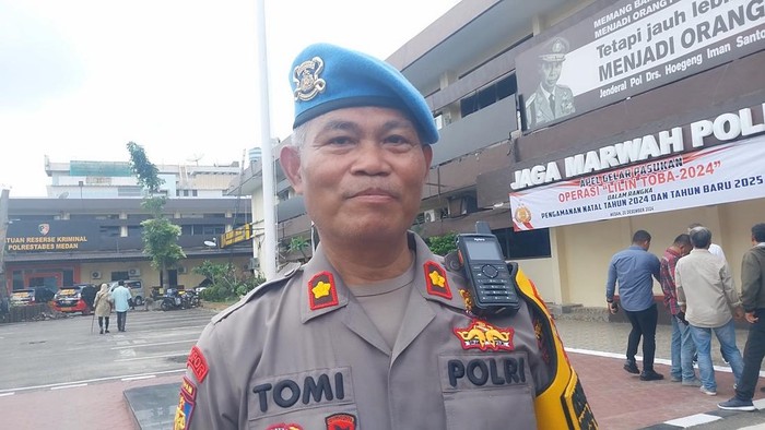 Teks foto: Kasi Propam Polrestabes Medan Kompol Tomi. (Finta Rahyuni/detikSumut)