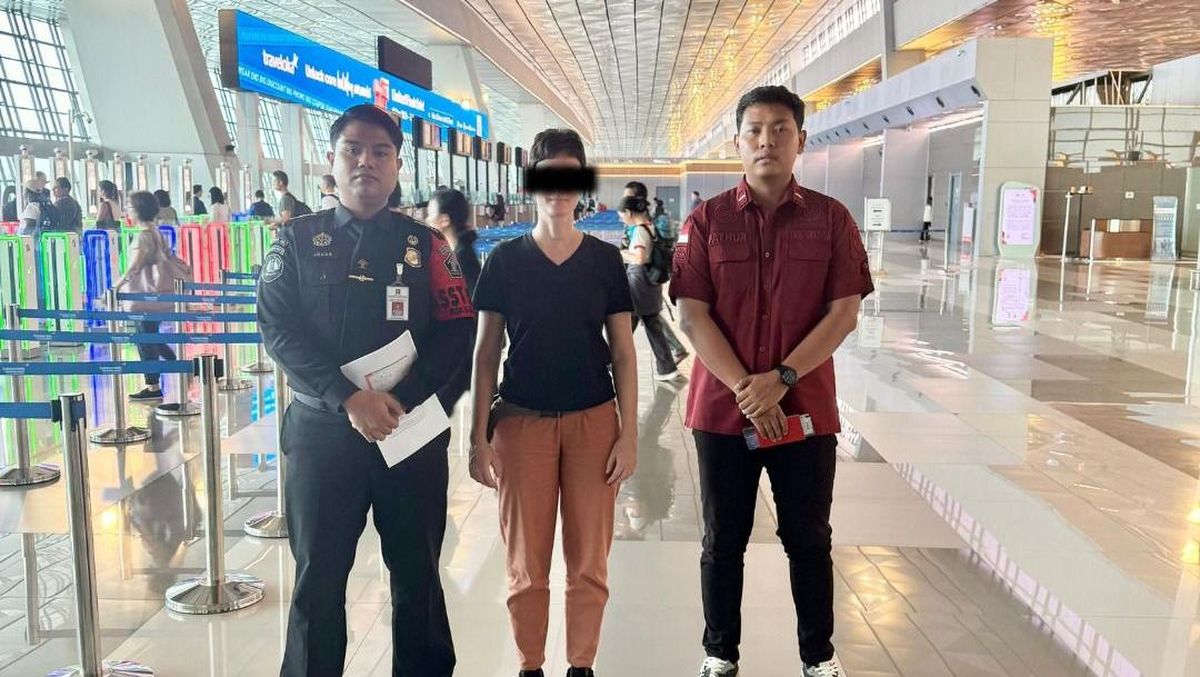 Ketahuan Overstay saat Hendak Terbang ke Malaysia, WN Swiss Dideportasi