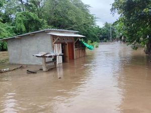 Satu Desa di Bima Terisolir Akibat Banjir dan Jembatan Terputus