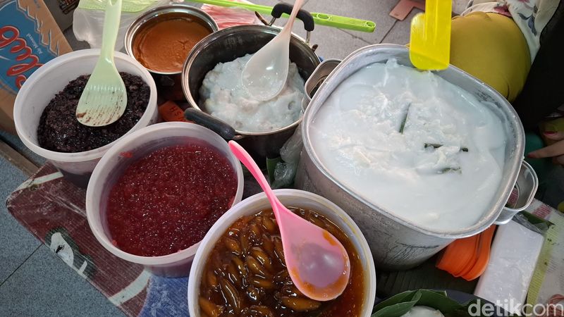 Manis Lembut Bubur Madura di Pasar Atom yang Legendaris