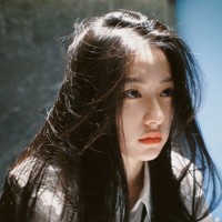 Tak sedikit netizen Korea menyebut Kim Ji Won dan Hu Lianxin cocok jadi kakak-adik. Keduanya aktris terpaut 8 tahun. Foto: dok. Instagram @hulianxin.er