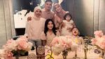 Potret Hangat Haldy Sabri Makan Bareng Irish Bella dan Anak-anak