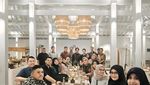 Potret Hangat Haldy Sabri Makan Bareng Irish Bella dan Anak-anak
