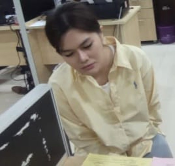Istri yang lindas dan seret suami 200 meter usai kepergok selingkuh