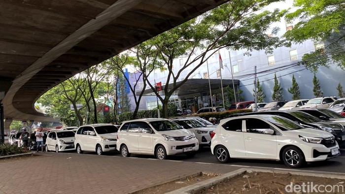Kondisi arus lalin di Bandung mulai padat merayap