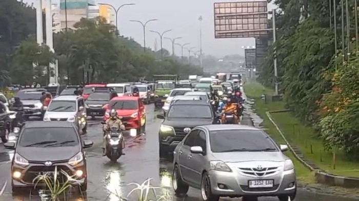 Kondisi Exit Tol Bogor, Sabtu (21/12/2024) sore.