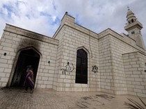 Otoritas Palestina Tuduh Pemukim Israel Bakar Masjid di Tepi Barat