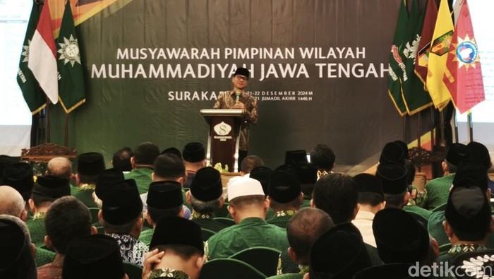 Menteri Desa Pembangunan Daerah Tertinggal Yandri Susanto, saat ditemui di Hotel Syariah Solo, Sabtu (12/21/2024),
