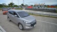 Memasuki puncak arus libur natal dan tahun baru 2024/2025, PT Hutama Karya (Persero) membuka fungsional ruas Jalan Tol Trans Sumatera (JTTS) seksi Padang - Sicincin sepanjang 36,6 kilometer dengan satu arah (one way) mulai (21/12/2024) hingga (2/1/2025) secara gratis.