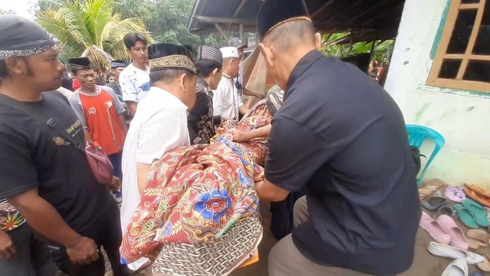 Polisi menangkap Rahmat Fauzan, pelaku pembunuhan penjaga kebun kelapa sawit di Desa Sungai Rambutan, Kecamatan Indralaya Utara, Ogan Ilir (OI).