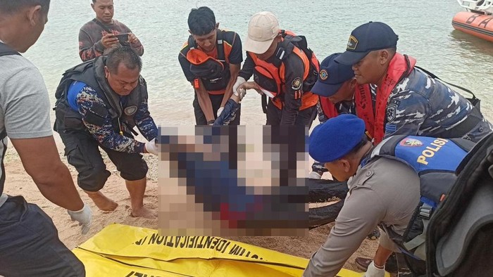 Perempuan lompat dari Kapal Feri di Selat Bali ditemukan.