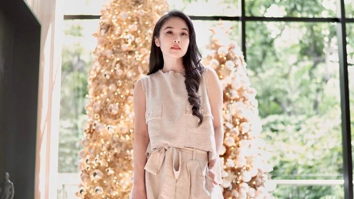 Pohon Natal Sandra Dewi