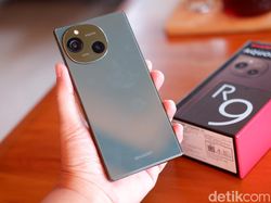 Unboxing Sharp Aquos R9: Bawa Kamera Leica Harga Rp 10 Juta