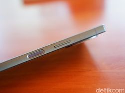 Unboxing Sharp Aquos R9: Bawa Kamera Leica Harga Rp 10 Juta