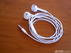 Unboxing Sharp Aquos R9: Bawa Kamera Leica Harga Rp 10 Juta