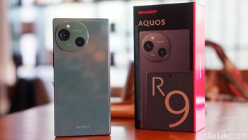 Dengan kapasitas 5000mAh, smartphone ini diharapkan dapat bertahan sepanjang hari penggunaan intensif, ditambah dengan dukungan pengisian cepat 30W. Foto: Adi Fida Rahman/detikINET