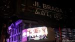 Si Cepot Pencuri Perhatian di Jalan Braga Bandung