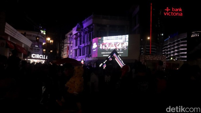 Si Cepot di Jalan Braga, Kota Bandung. Si Cepot di Jalan Braga, Kota Bandung.