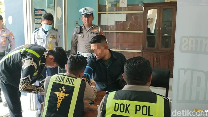 Sopir bus peziarah positif sabu saat dites urine di Pasuruan.