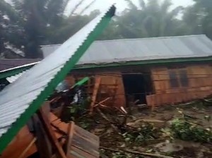 Longsor Timpa 10 Rumah Warga di Soppeng, 1 Orang Hilang