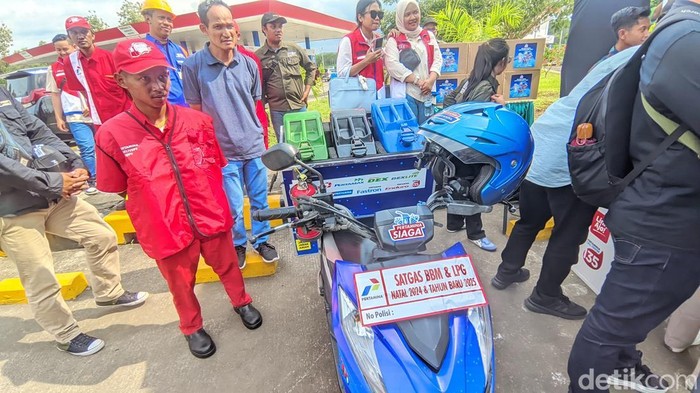 Foto tim Motoris di SPBU