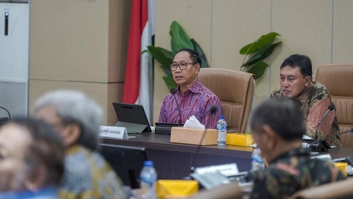 Wabup Ketut Suiasa mengikuti Rapat Koordinasi Lintas Sektor bersama Kementerian Agraria dan Tata Ruang/Badan Pertanahan Nasional di Aula Prona, Gedung Kementerian ATR/BPN, Jakarta, Kamis (19/12/2024). (Dok Prokompim Badung)