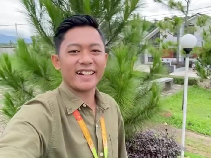 Adrie Febriansyah, sales marketing yang viral