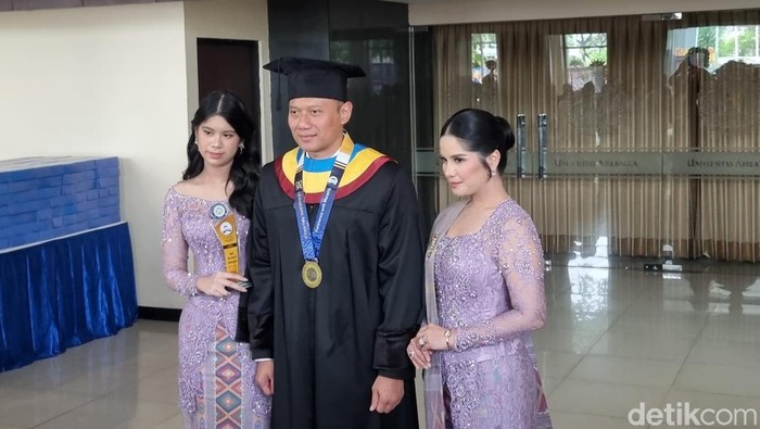 AHY jadi wisudawan terbaik Unair