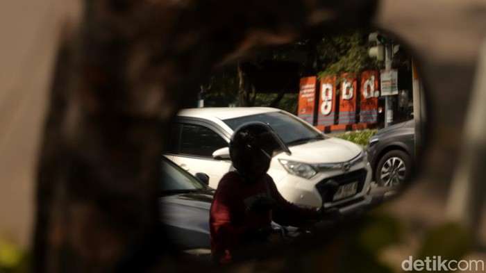 Arus lalu lintas di Jalan Dago Bandung saat libur Nataru.