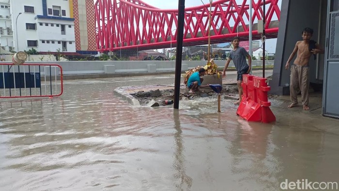 Banjir di Kampung Sambirejo, Banjarsari, Kota Solo, Minggu (22/12/2024).