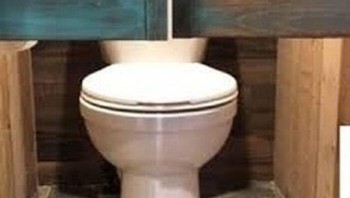 Sekalian aja tidak usah pakai pintu. Foto: (Bored Panda).