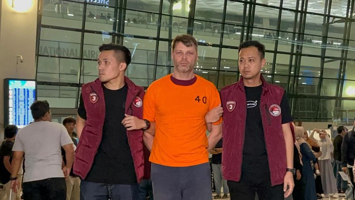 Buron narkoba yang ditangkap di Bangkok tiba di Soetta (Rumondang/detikcom)