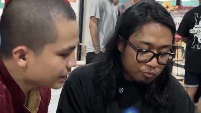 Cellos Tantang YouTuber Makan Bakmi Pedas di Kedai Miliknya