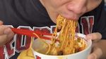 Cellos Tantang YouTuber Makan Bakmi Pedas di Kedai Miliknya