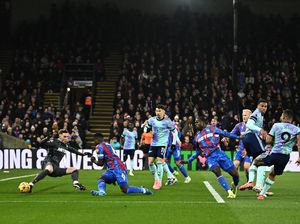 Jesus Brace, Arsenal Ungguli Palace 3-1 di Babak I