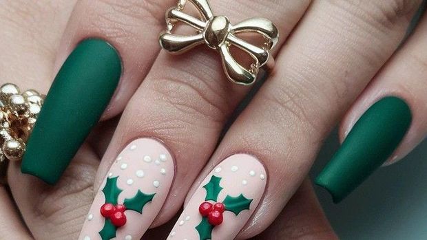 Green Coquette Christmas Nails. Foto: Pinterest/Nail Glow