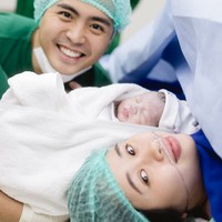 Sebelumnya Gritte memang sudah memamerkan perubahan tubuhnya yang menjadi bengkak jelang lahiran. Kini putri pertamanya itu sudah terlahir dan Gritte serta suaminya telah resmi menjadi orangtua baru. Foto: Instagram/@gritteagathaa