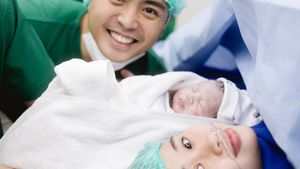 7 Foto Gritte Agatha Lahiran Anak Pertama, Ekspresi Lucu Bayinya Jadi Sorotan