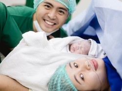 7 Foto Gritte Agatha Lahiran Anak Pertama, Ekspresi Lucu Bayinya Jadi Sorotan