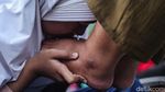 Isak Tangis Warnai Prosesi Basuh Kaki Ibu di Duri Pulo