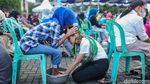 Isak Tangis Warnai Prosesi Basuh Kaki Ibu di Duri Pulo