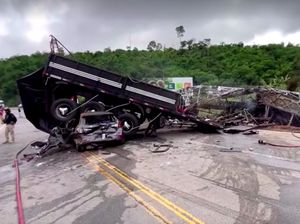 Video: Kecelakaan Maut Bus dengan Truk di Brasil Tewaskan 38 Orang