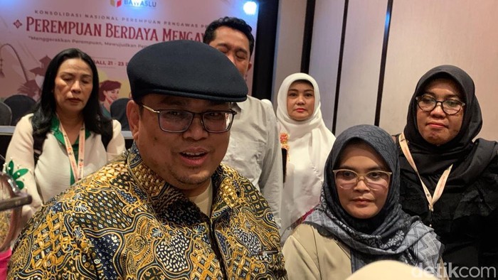 Ketua Bawaslu RI Rahmat Badja saat ditemui di Trans Resort, Kuta Utara, Badung, Bali, Minggu (22/12/2024). (Foto: Rizki Setyo/detikBali)